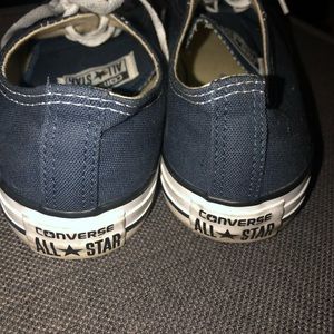 Navy blue converse